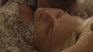 Extremely warm and dick hungry slut Holly Halston pleases 2 studs passionately