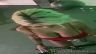 Sexy Polly rubbing her clitoris over huge erected boner