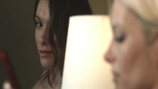 Perverted housewife in stockings tries to get to an squirting climax