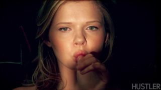 Submissive blonde draws loser&#39;&#39; e foot and obtains her anus played and fucked