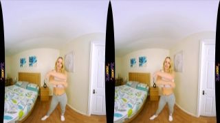 Salty brunette mommy Jaroslava gets her spoiled twat finger fucked