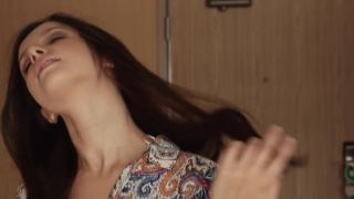 Weird lesbo slut Casey Hays is gon na attack pleasant kitty of her pal